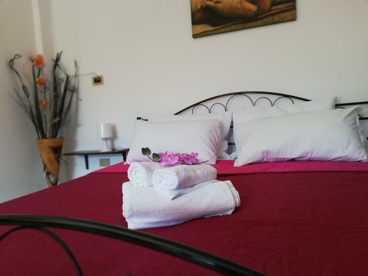 Casa Vacanze Valente Санта-Марія-дель-Чедро Екстер'єр фото