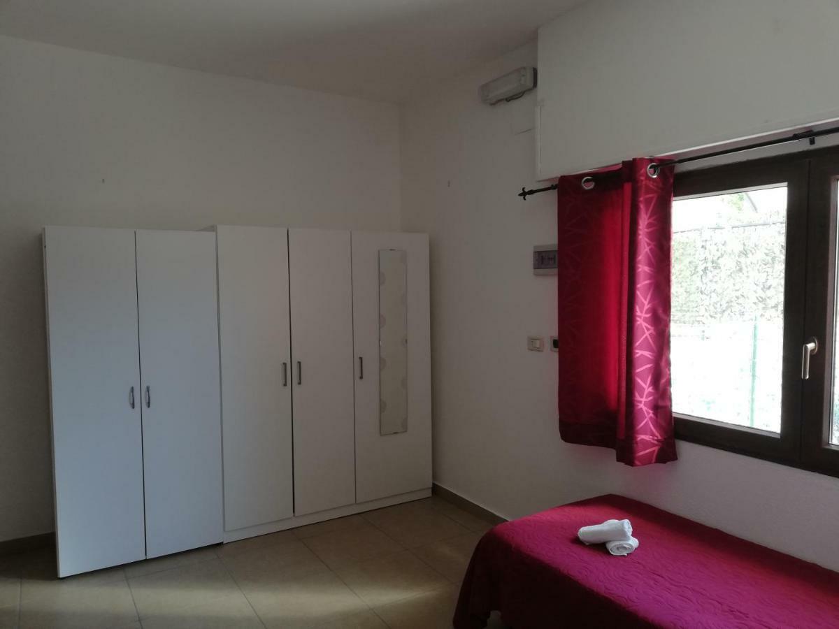 Casa Vacanze Valente Санта-Марія-дель-Чедро Екстер'єр фото
