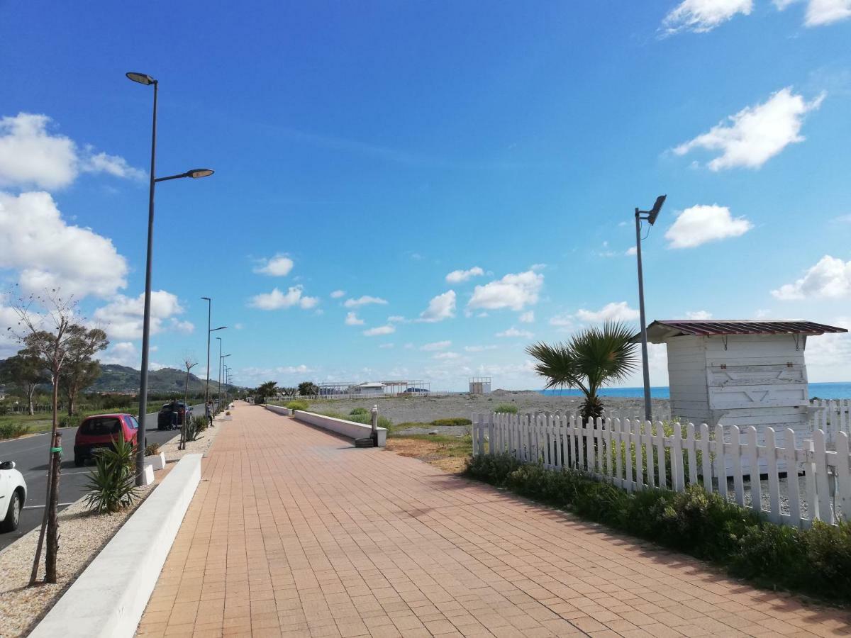 Casa Vacanze Valente Санта-Марія-дель-Чедро Екстер'єр фото